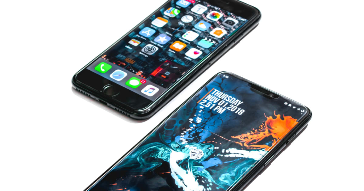 کون سا بہتر ہے: اینڈرائیڈ بمقابلہ iOS موبائل کیسینو؟